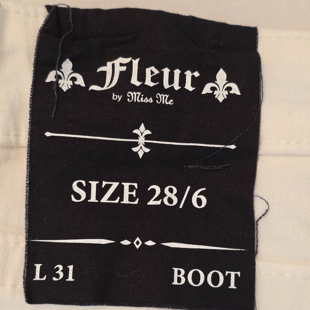 NWT Fleur by Miss Me Women's Bootcut Jeans, Size 28/6 - Picture 2 of 11
